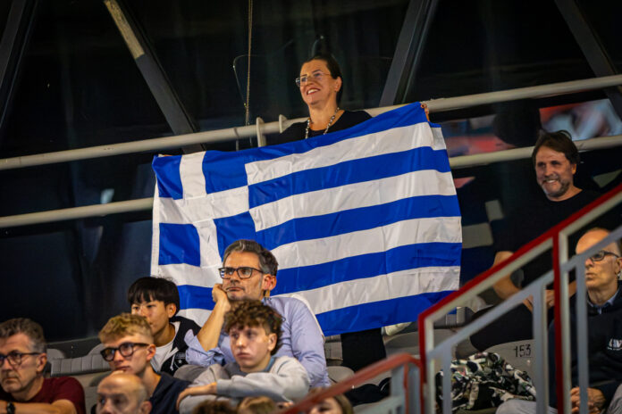 Tifosi pall.va peristeri 21
